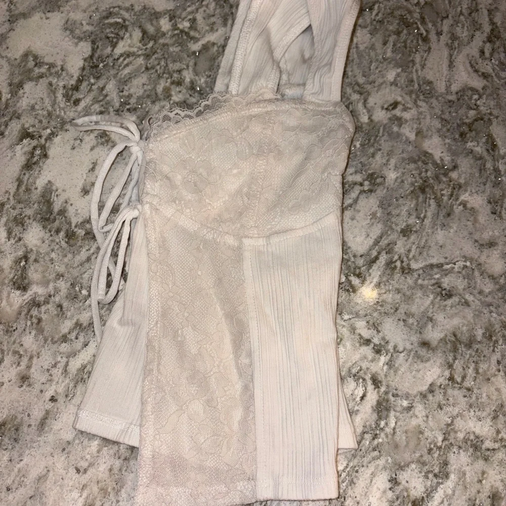 Garage White Lace-Up Crop Top - Picture 4 of 5